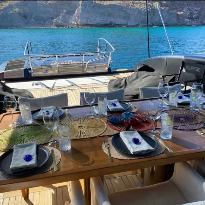 108 ft Ozean Luxe Charters, Rent Yacht Cabo, Cabo Yacht Charters, Private Yacht Cabo, Yate Los Cabos, Renta Yate Los Cabos(2)