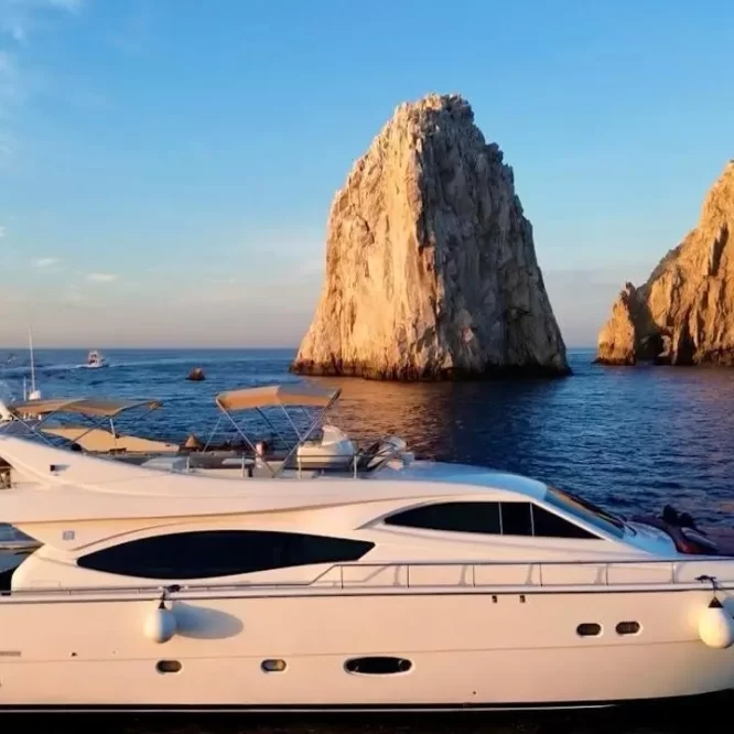 80 ft Ozean Luxe Charters, Rent Yacht Cabo, Cabo Yacht Charters, Private Yacht Cabo, Yate Los Cabos, Renta Yate Los Cabos